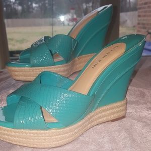 Gianni Bini wedge  turquoise leather Size 9.5 M